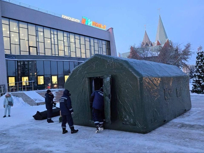 Палатка для обогрева в Металлургическом районе города. | Источник: Алексей Лошкин / t.me