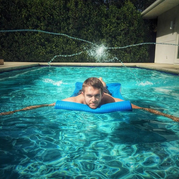 Источник: @zedd