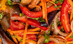 Перец, зелень, баклажан: как приготовить идеальный салат к шашлыку?
