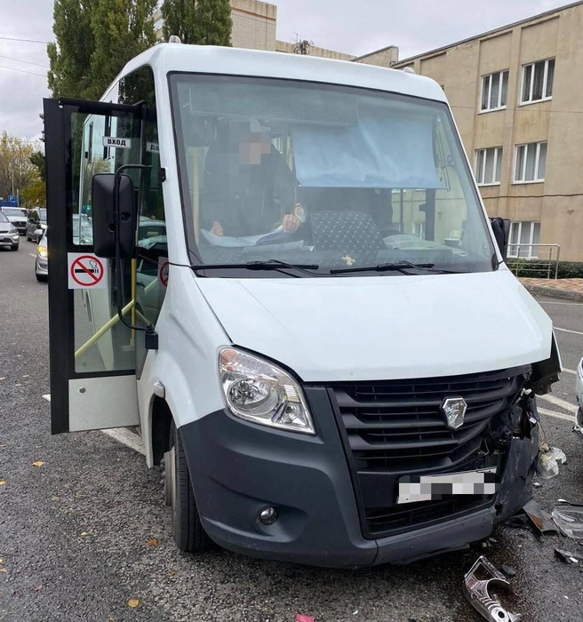 Два пассажира маршрутки пострадали в тройном ДТП в Ставрополе | Источник: «Госавтоинспекция 26 Ставрополь» / Telegram