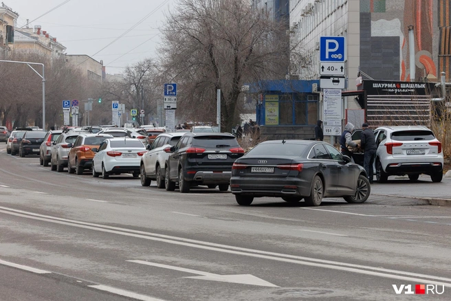 Поставь побольше, чтобы было, чем напоминать | Источник: Алексей Волхонский / V1.RU