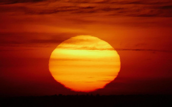 Почему самый длинный и самый короткий дни года называются солнцестояниями?
