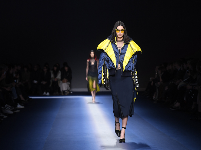 Fashion director notes: сильный ход Versace