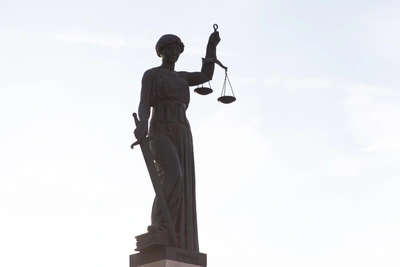 Ветеран в Красноярске дождался жилищной выплаты и получил условный срок