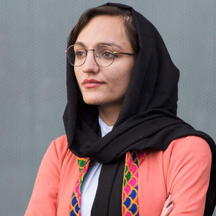 Под угрозой смерти и тюрьмы: история борьбы самой молодой женщины-мэра в Афганистане