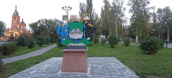 Новый арт-объект&nbsp;— герб Кургана | Источник: Анна Сарапульцева /45.RU