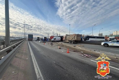 Грузовик врезался в ГАЗель на Новорязанском шоссе: один погиб