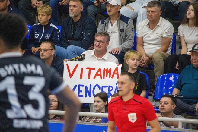И персонально игрока хозяев Витаму | Источник: Павел Красоткин / 72.RU 