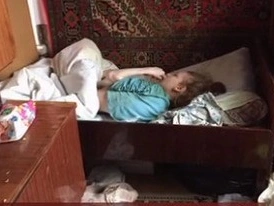 Тушили окурки о тело, топили. Жизнь Лизы с ДЦП из Копейска в родной семье