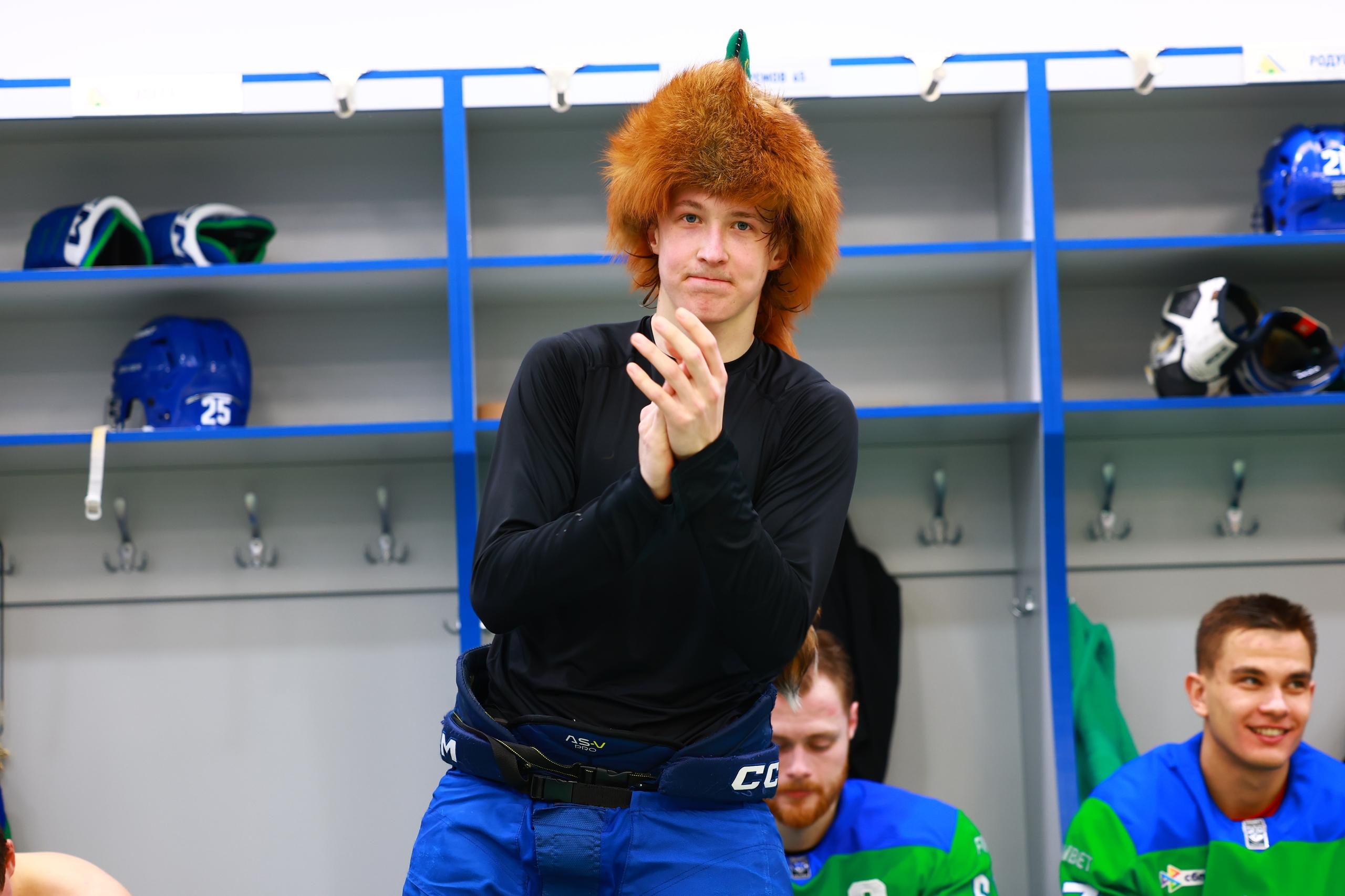 «Салават» взял реванш у «Амура», но во многом погоду сделал один Жаровский