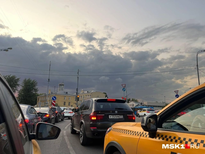Пробки у Павелецкого вокзала | Источник: Читатель MSK1.RU