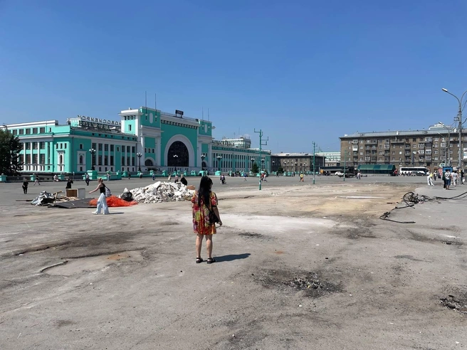 На данный момент почти все постройки на площади Гарина-Михайловского демонтированы | Источник: Александр Ощепков / NGS.RU