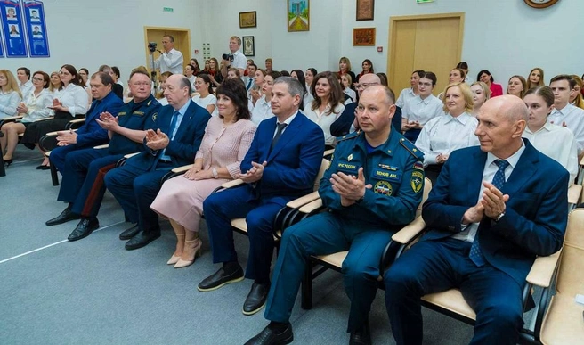 Владимир Ушаков&nbsp;— справа | Источник: Законодательное собрание Оренбургской области