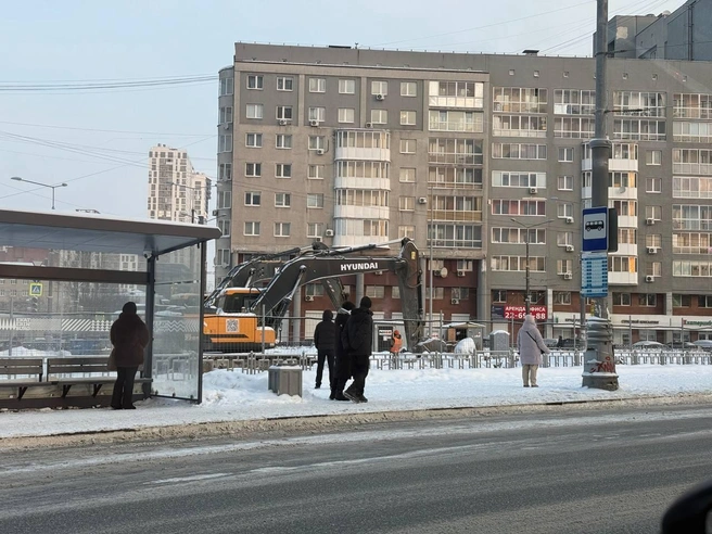 На площадке приступили к работам | Источник: читательница E1.RU