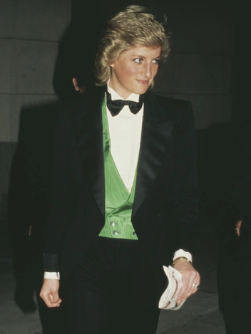 Принцесса Диана в костюме Catherine Walker, 20 апреля 1988