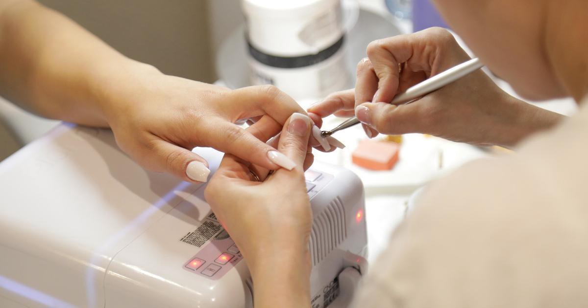 Under which circumstances can gel polish manicures lead to the development of cancer, as explained by geneticists.