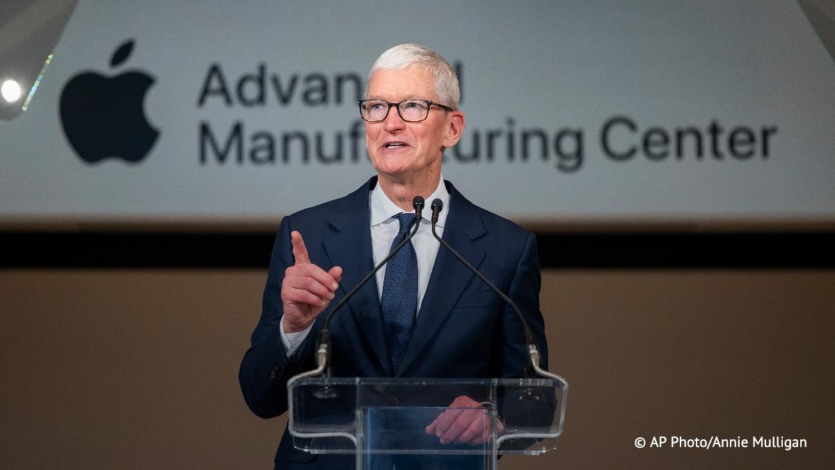 Тим Кук оставил Apple после 15 лет — кто занял пост главы американской корпорации
