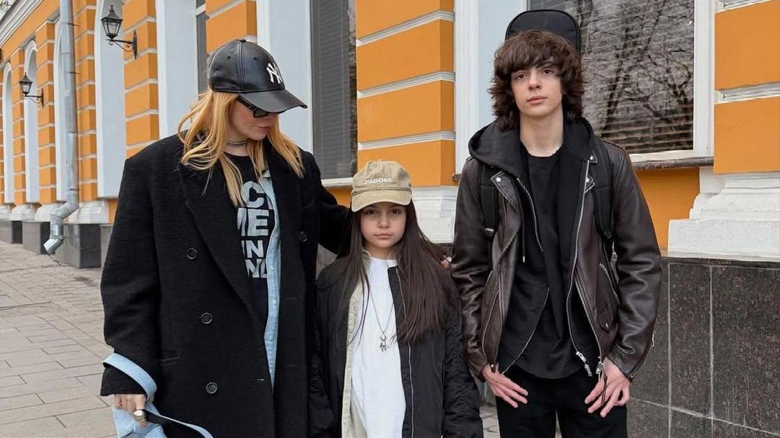 Дети Стоцкой выросли, но все еще похожи на Киркорова