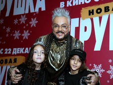 Филипп Киркоров задумывается о пополнении: «Если я встречу человека, может быть, появится и третий»