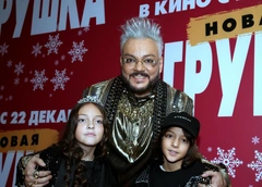 Филипп Киркоров задумывается о пополнении: «Если я встречу человека, может быть, появится и третий»