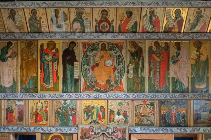 Иконостас в православном храме, архивное фото | Источник: Lia Koltyrina/Shutterstock/Fotodom.ru