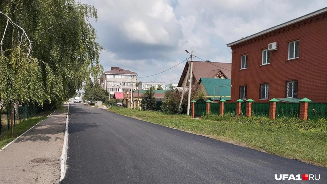 Тротуар, бордюр, дорога — всё, как полагается | Источник: Антон Селиверстов / UFA1.RU