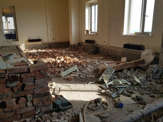 Помещение площадью более 600 квадратов тюменцы приобрели пять лет назад. На момент покупки оно было непригодно для жилья и требовало больших финансовых вложений | Источник: Иван Велижанин