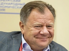 От старшего сына отказался под давлением жены, младших не уговорил вернуться в Россию: Игорь Бутман о детях