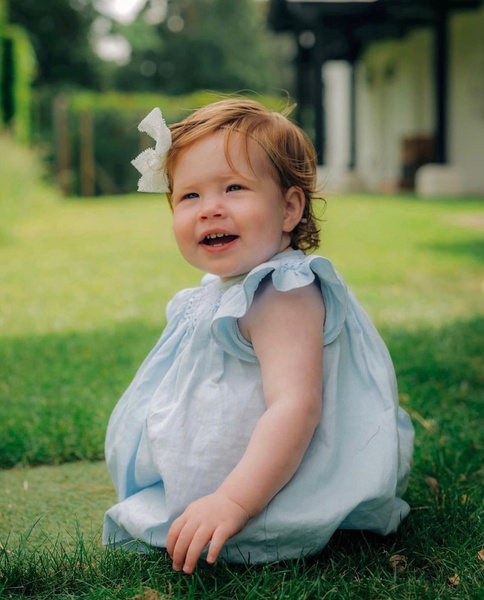 Принц Гарри и Меган Маркл поделились фото дочери Лилибет в ее первый день рождения 😍