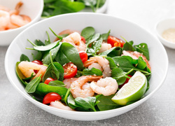 7 лучших рецептов летних салатов со шпинатом: витаминов столько, что никакие БАДы не нужны