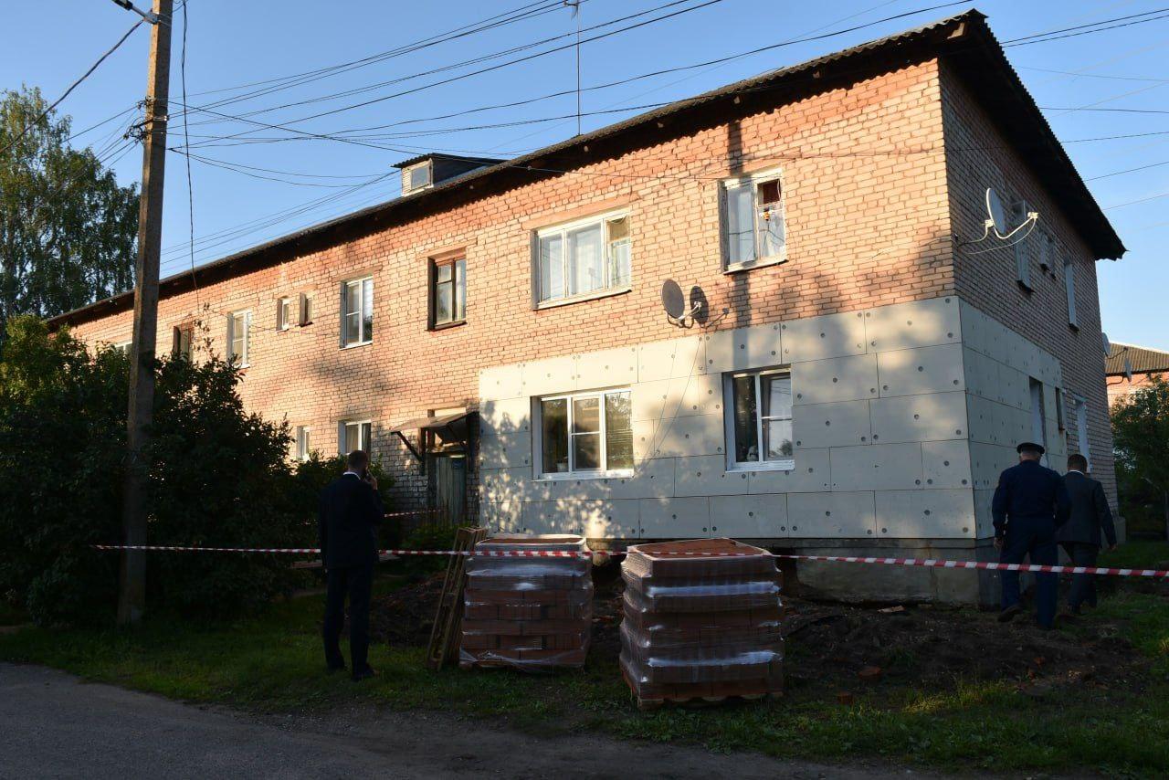 «Угроза обрушения»: в Ярославской области экстренно расселили многоквартирный дом. Видео