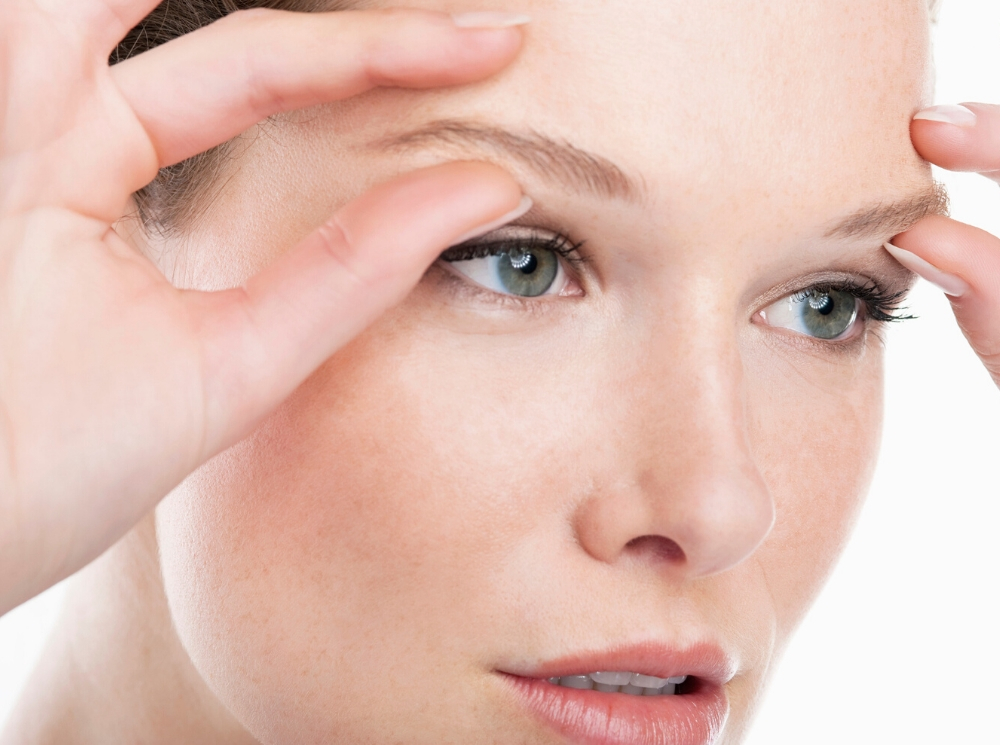 4 бьюти-секрета для густых бровей | marieclaire.ru