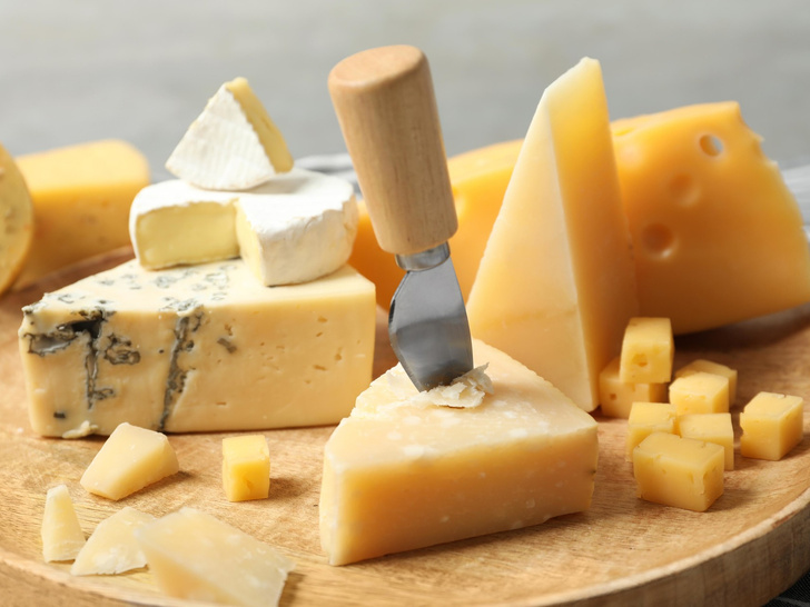 Как определить, что перед вами некачественный сыр: 9 вещей, которые должны насторожить