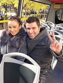 Анфиса и Гурам катаются по Мадриду на трамвайчике
