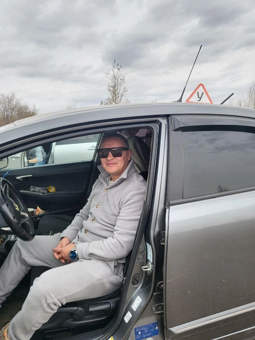 Евгений учит водителей уже 15 лет | Источник: Евгений Захарьев