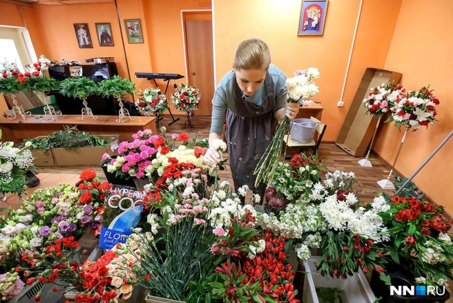 К Пасхе нужно выбирать красные цветы | Источник: Наталья Бурухина / NN.RU
