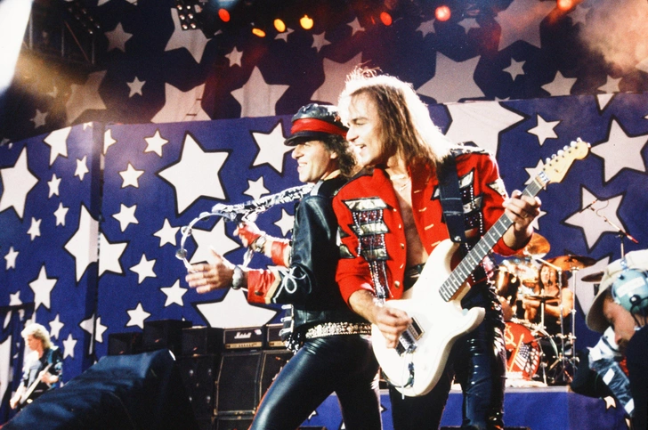 Группа Scorpions на сцене Московского международного фестиваля мира, 12 августа 1989 года | Источник: Koh Hasebe/Shinko Music/Getty Images