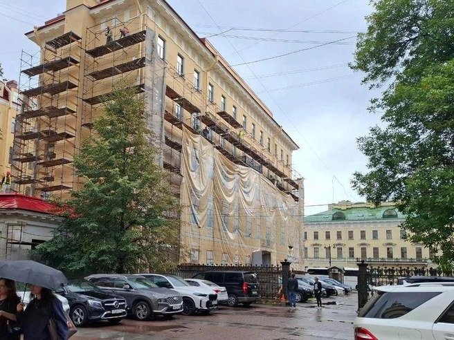 На втором этаже в этом доме находилась штаб-квартира Северного благотворительного общества. | Источник: Ирина Багликова