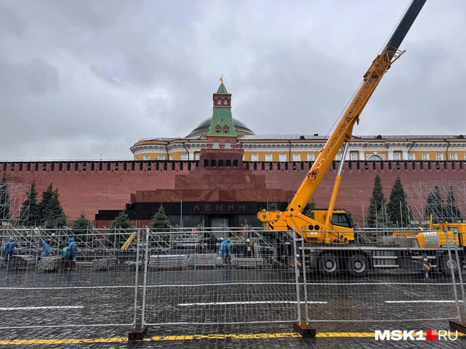Что происходит возле Мавзолея Владимира Ленина | Источник: Дмитрий Толстошеев / MSK1.RU