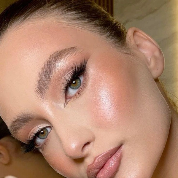 макияж на новый год 2026, новогодний макияж 2026, новогодний макияж, макияж на новый год, легкий макияж на новый год, какой макияж на новый год, новогодняя косметика | Источник: Pinterest