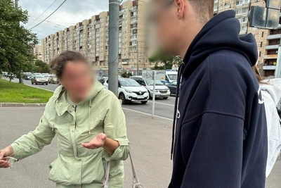 Пара на самокате сбила женщину на проспекте Большевиков