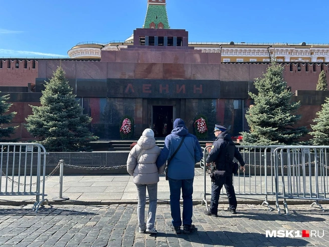 Мавзолей огорожен | Источник: Римма Багдасарян / MSK1.RU
