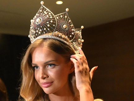 Габриэль Генри из Ямайки рухнула, наша Венза вышла после позора: красотки в вечерних платьях на «Мисс Вселенная»