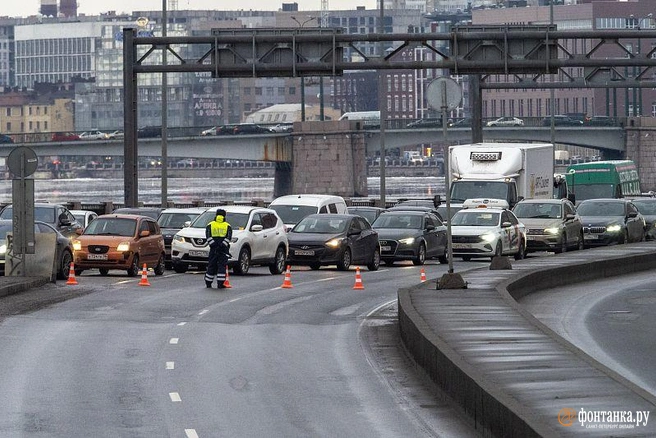 В Петербурге стартует ПМЭФ. Что это значит для водителей и пассажиров? | Источник: Михаил Огнев / «Фонтанка.ру»