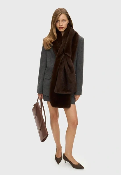 Как разнообразить зимний образ: стайлтрики самых модных it-girls