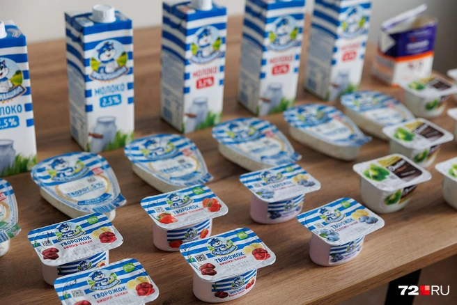 Это всё продукция комбината Ялуторовска. Обращали внимание на адрес, указанный на этикетке? | Источник: Ирина Шарова / 72.RU