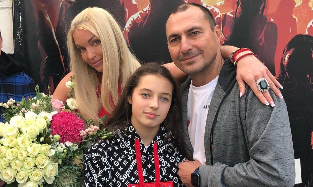 Елена николаева телеведущая фото с мужем и детьми