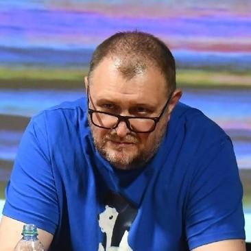 <p>Михаил Фаустов</p>