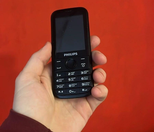У сибиряка несколько простых кнопочных телефонов | Источник: Предоставил Владимир