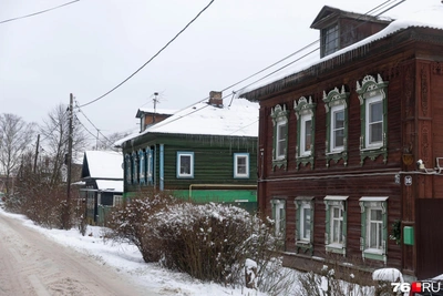 Памятники, сауна и избы: тихий уголок Ярославля на Зеленцовской